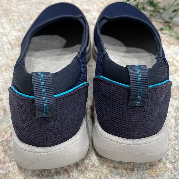 Cloudsteppers by Clarks slip on shoes - Picture 5 of 7